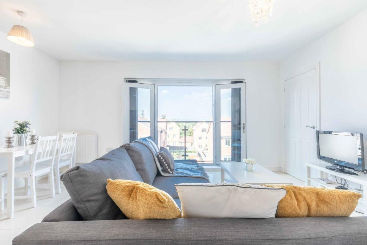 The Penthouse @ Waterside Grange Apartamento Slough Exterior foto