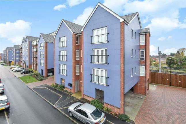 The Penthouse @ Waterside Grange Apartamento Slough Exterior foto